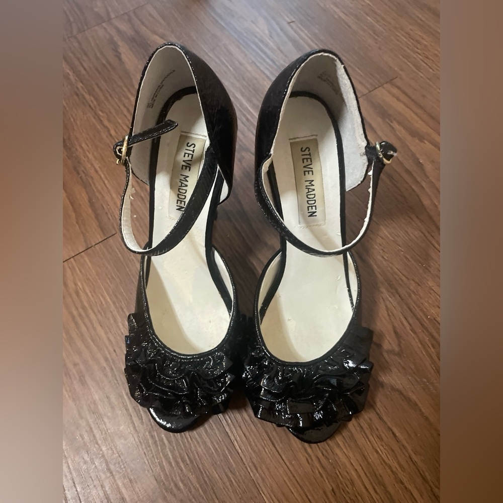 Steve Madden P Talisa Ruffle Peep Toe Black Heels
